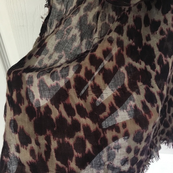 **SOLD ELSEWHERE: Fashion scarf - Picture 5 of 5